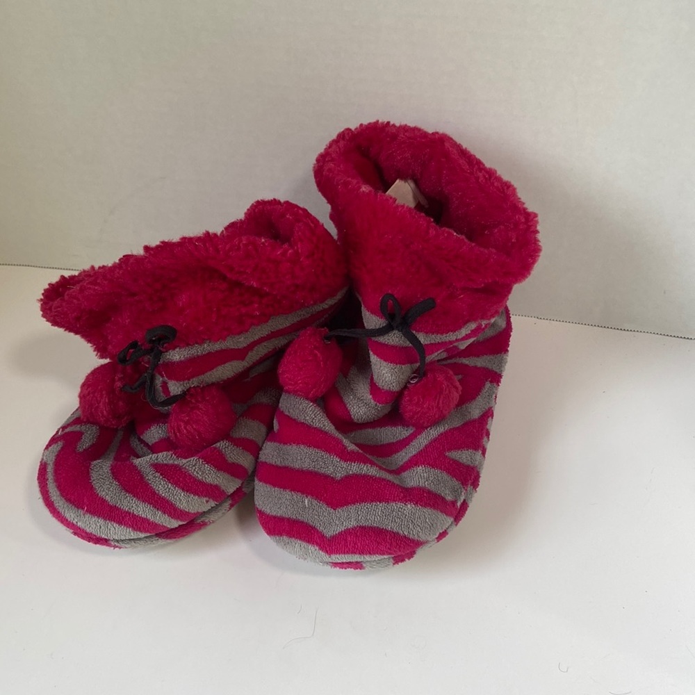Pj couture pink and gray zebra print slippers size 5-6 small Pom Pom fuzzy